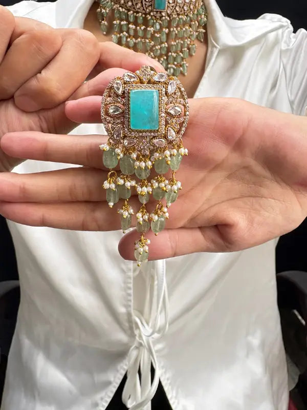 Adhira Choker