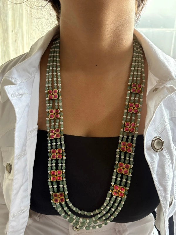 Groom mala