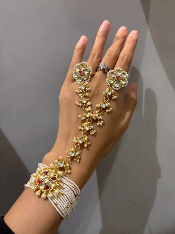 hand jewellery