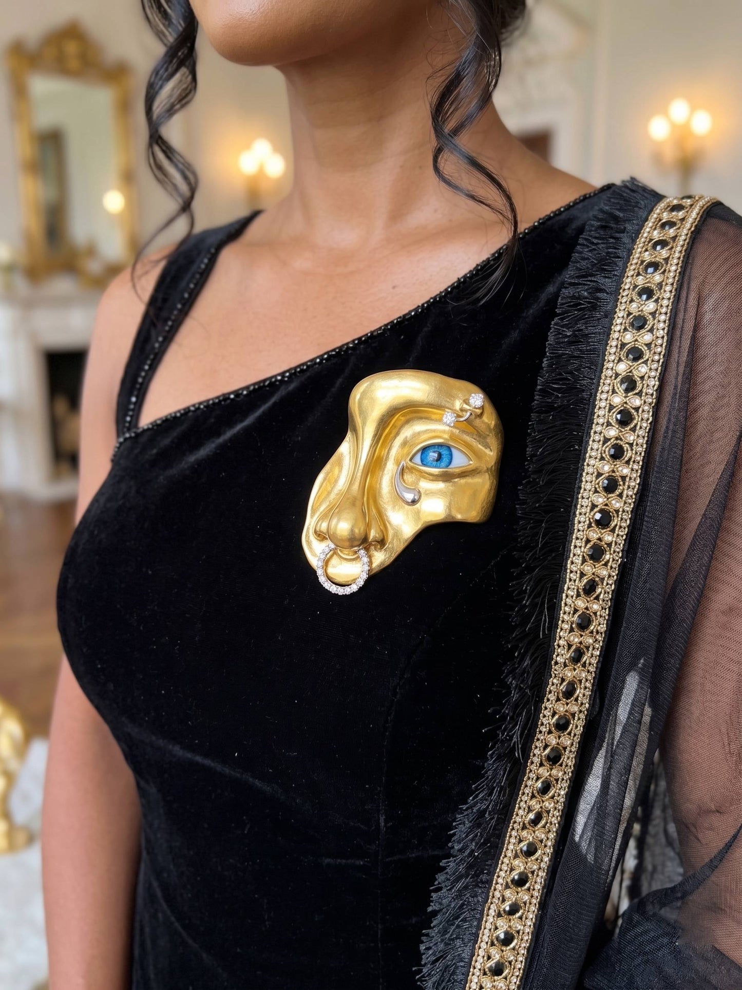 Royal Surrealist Face Brooch – Unique Lapel Pin for Men’s Suits & Women’s Dresses