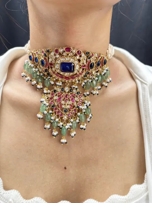 Universal ethnic choker: A multi-color Kundan necklace designed to match any color saree or lehenga perfectly
