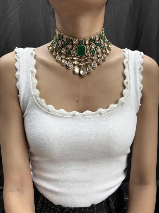 choker with earrings