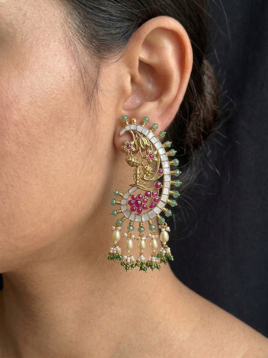 Ethnic Wardrobe Adhoora Hai? Jaaniye Kyun Har Ladki Ke Paas "Karan Phool" Hona Chahiye!