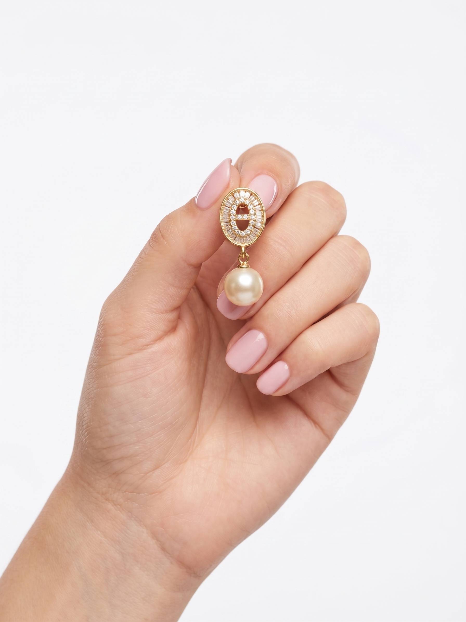 Elegant-Pearl-Drop-Oval-Earrings