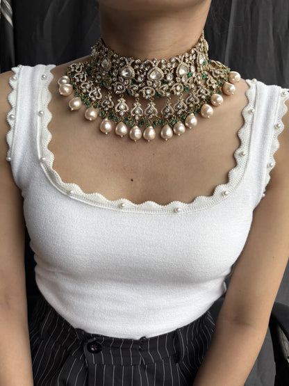 choker with earrings 