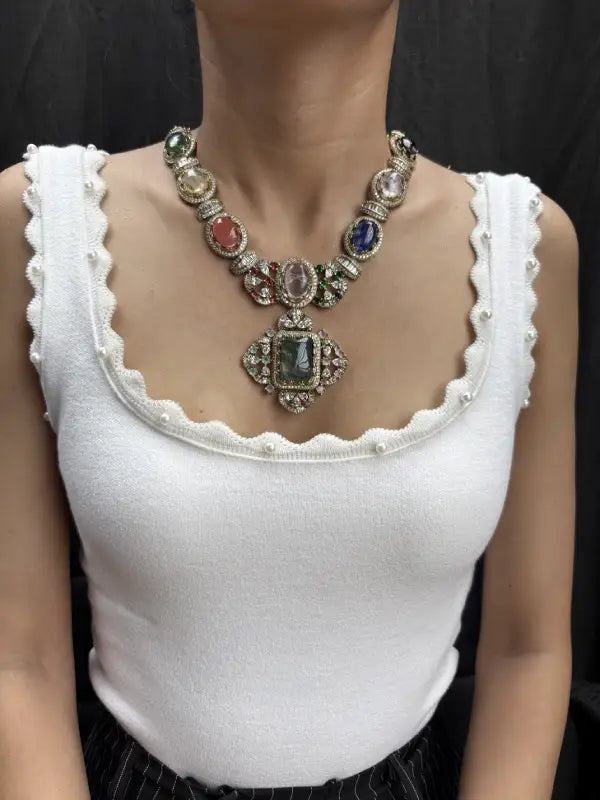 necklacve with earrings 