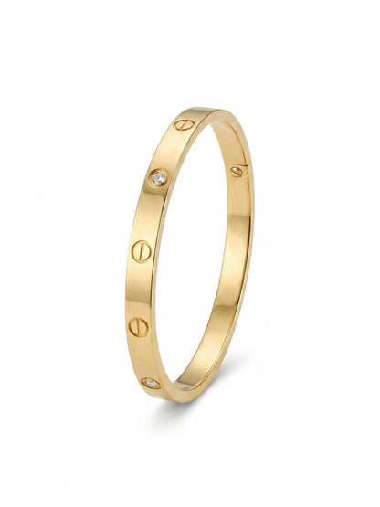 A bracelet anti tarnish premium quality piece featuring a secure clasp and smooth, polished edges for maximum comfort.