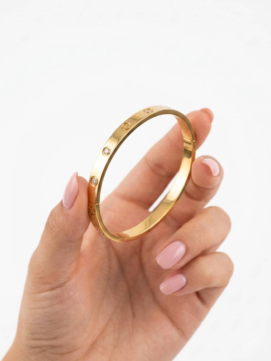 Premium gold plating with anti-tarnish technology.