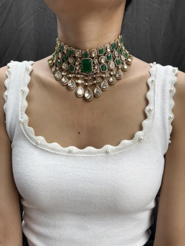 choker with earrings 