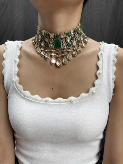 choker with earrings 