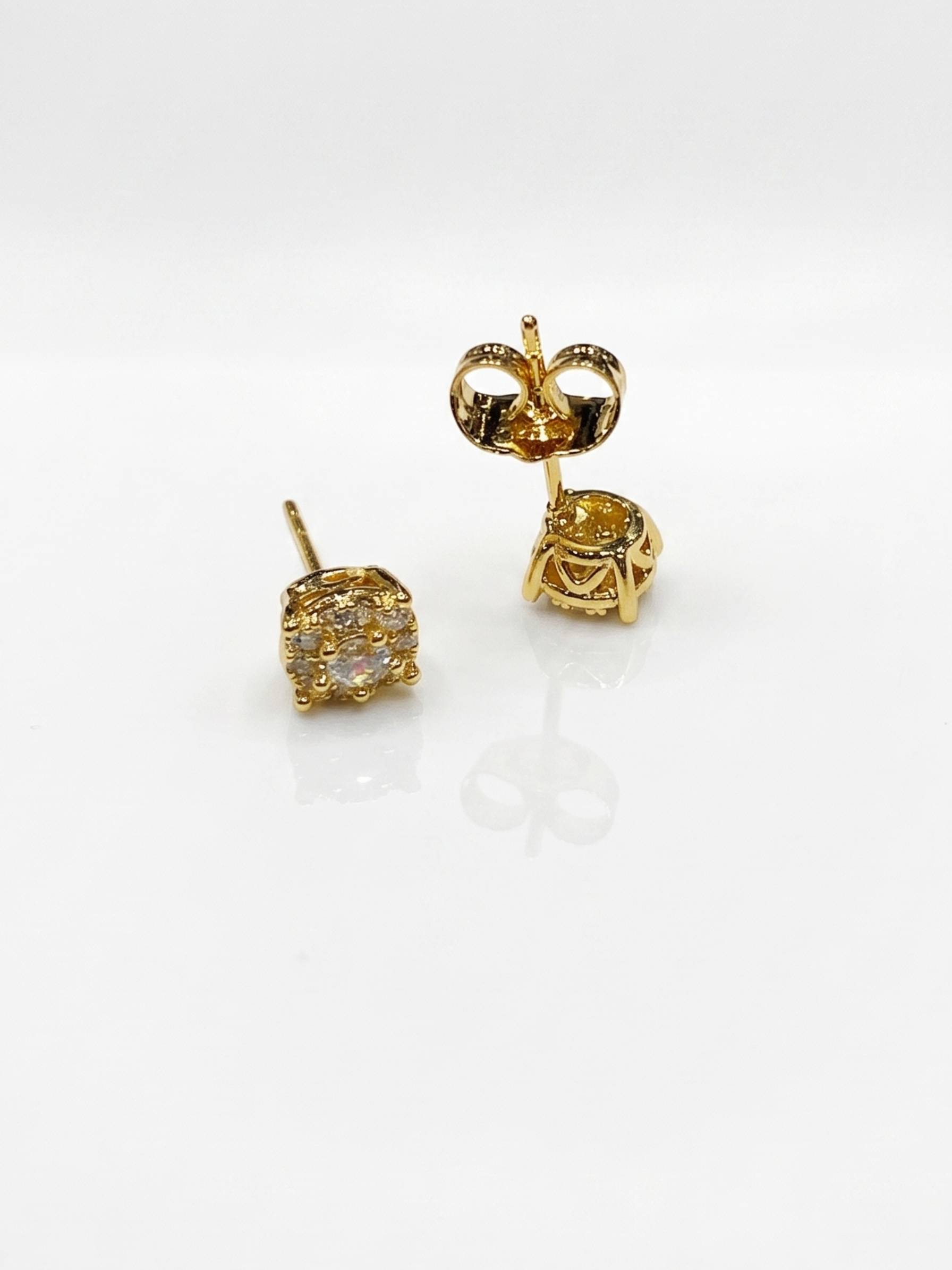 Ideal as ear tops for women for daily office wear or as earrings for women fancy enough for weddings and parties.