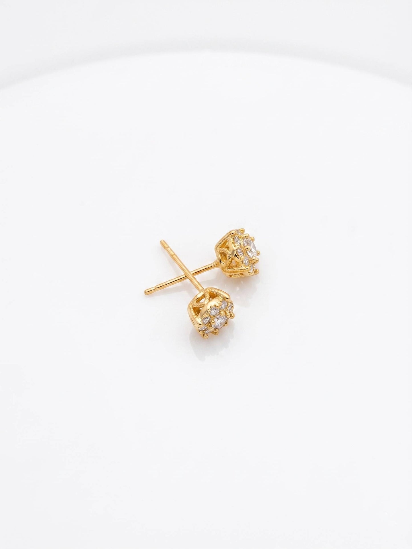 Lightweight small earrings for women that serve as the perfect ear stud for women with sensitive skin.