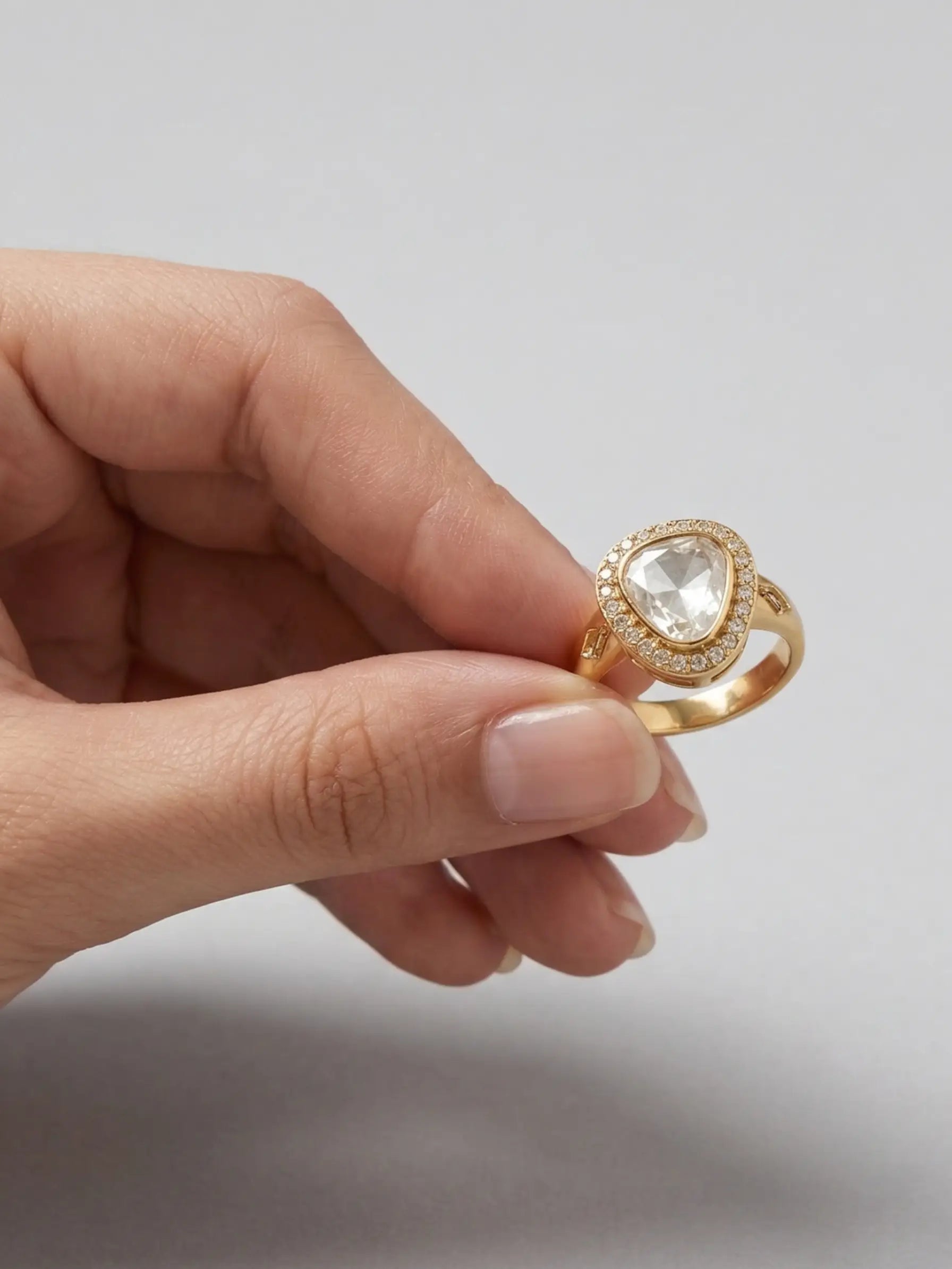Close-up of 4.44g wedding rings for women showcasing high stone clarity and gold craftsmanship.