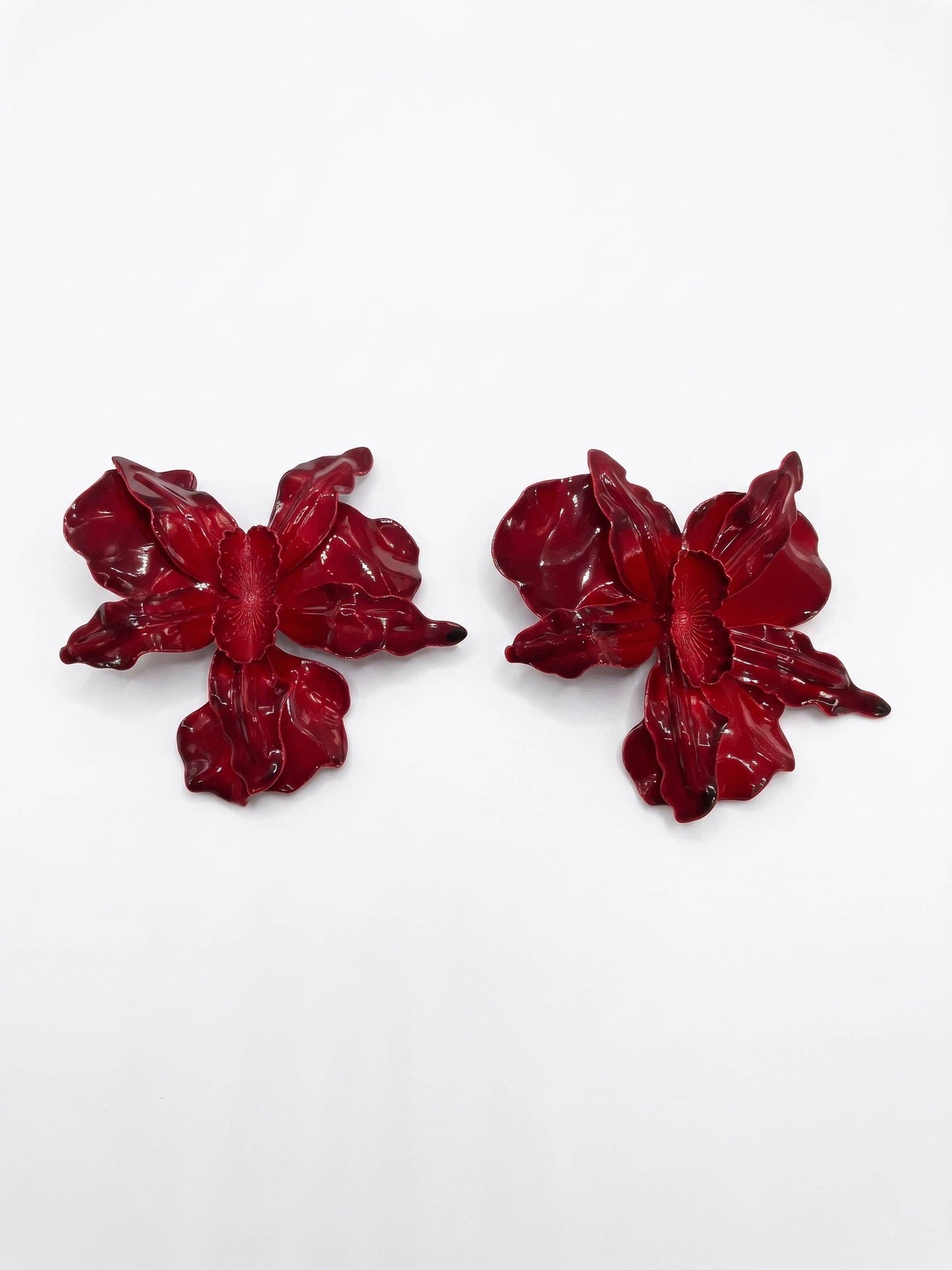 High-grade silver earrings base with a durable, glossy finish.