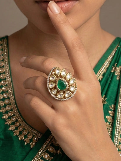 Adjustable stone rings for women with emerald green center and kundan work